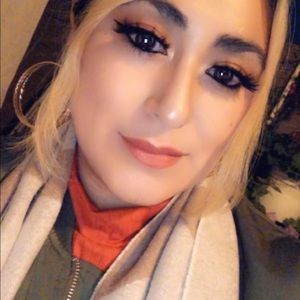 Meet your Posher, Ariana